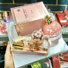 My hantaran from pihak lelaki berbalut macam ni lah! Set Gift Perfume Hantaran Hadiah Untuk Perempuan Shopee Malaysia