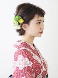 ショートヘアの浴衣に 外ハネハーフアップヘアアレンジ 成人式 ヘアスタイル ショート 着物 髪型 ボブ 着物 髪型 ショート
