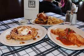 Bar avec is the rooftop bar on the eighth floor above avec river north, which recently opened in the former pacific standard time space. Brunch Bites New Year S Day Edition Diningchicago Com