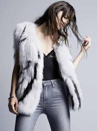 This trendy knit vest pattern is the perfect way to keep warm and cozy on the go. Editor S Pick Pologeorgis Knitted Fox Fur Vest