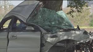 Abc 7 Chicago Mom Killed Chasing Baby S Father A 19 Year Old Mother Is Dead And Her Baby Is In The Hospital After A Car Crash That Police Say Was The Tragic Result