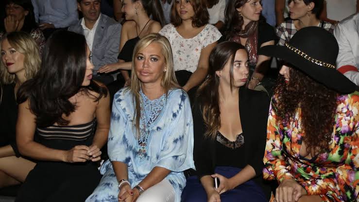 Campanario publica una foto y la lía: señala a Andreíta y provoca a Belén  Esteban