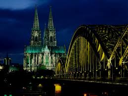 Jahrhunderts fiel der erste stein vom kölner dom wieder runter. Wie Hoch Ist Der Kolner Dom Wie Gross Wie Schwer Wie Weit Wie Hoch