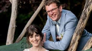 Das ungewöhnliche beziehungsexperiment begleitet die frisch vermählten in die. Will Hochzeit Auf Den Ersten Blick Annika Kids Mit Manuel Promiflash De
