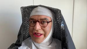 A message from me! Bargain of the week! @elainepaigeofficial love her!  She's my mother! #elainepaige @bbcradio2 #showtunes #musicals #cats #evita  #chess #piaf