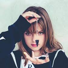 Deborah Renfro's Instagram, Twitter & Facebook