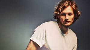 He is adopting long length hair with different hair styling pattern. Daley Blind Haircut 2021 Name With Hair Color Photos