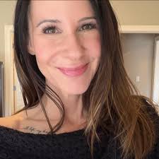 It's with great sadness that we let people know that our beautiful,  wonderful mother passed away