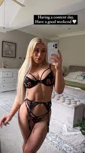OnlyFans star Elle Brooke labelled 'cutie with a booty' as she jiggles bum  before lining up penalty in a Man City shirt | The US Sun