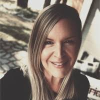 Shelley Woodburn's Instagram, Twitter & Facebook