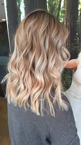 Blonde Balayage Highlights Blonde Hair Honey Beige Medium Length Hair Styles Hair Styles Honey Hair