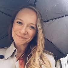 Annie Johnston's Instagram, Twitter & Facebook