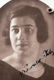 Holocaust survivor who lost entire family at Auschwitz urges world to never  forget horror genocide