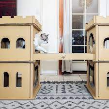 This London Bridge Cat House Will Not Fall Down Made With Recycled And Compressed Cardboard Your Cats Will Fe Casa De Gato De Carton Casita Para Gatos Gatos