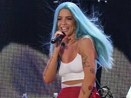 Singer halsey has had a rainbow of hairstyles including blue, pink and purple. Halsey S 12 Hottest Hairstyles See Photos