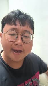 Ave Neohistorian! Dari dulu, sepakbola selalu terkait dengan politik.  Fenomena ini dapat ditelusuri sejak pertengahan abad ke-19, ketika  permainan modern mulai terbentuk di Inggris dan menyebar ke ...