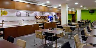Holiday inn express® barcelona city 22@ hotel is located in the hip 22@barcelona business zone, formerly an industrial district of poblenou.llacuna metro station is four minutes' walk from the hotel. Zentralhotel Holiday Inn Express Barcelona City 22