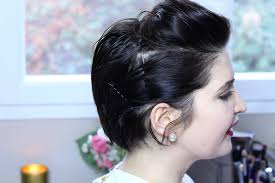Chaque femme peut s'y retrouver car c'est un style va. Une Coiffure Rockabilly Sur Des Cheveux Courts Marshmallowor L D