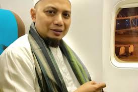 caption id= align=alignnone width=600 caption=gambar dari tabloidbintang.com/caption kemarin pagi aku melihat infotainment yang memberitakan pernikahan kedua (poligami) ustad arifin ilham. Sopir Ustaz Arifin Ilham Wafat Republika Online