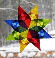 Beleuchtete Weihnachtssterne Furs Fenster Und 40 Weitere Ideen Selber Basteln Mit Bildern Papiersterne Weihnachtsstern Weihnachtsstern Basteln