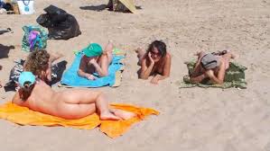 Nudistas contaron cómo fueron sus primeras experiencias a infobae. Vivir Sin Ropa Pueblos Urbanizaciones Y Viviendas Nudistas