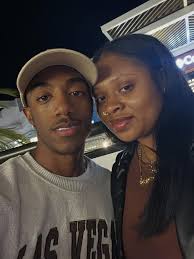 SLADES' COUNTRY CHRISTMAS 🎄👢🤠 Ready to build wealth via real estate?!⁠ Candace  Dantzler CØMPASS Licensed in DC • Maryland • Virginia⁠  candace@candacedantzler.com 202.487.1791