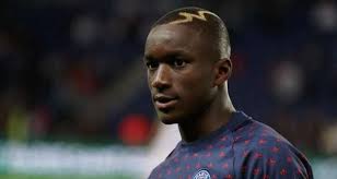 Der verteidiger köpfte nach einer ecke des leverkuseners moussa diaby ein (23.). French Teenager Diaby Joins Bayer Leverkusen From Psg Punch Newspapers