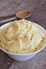 These Vegan Mashed Potatoes With Almond Milk And Cream Cheese Are Super Easy To Make With Only Vegan Mashed Potatoes Mashed Potatoes Dairy Free Mashed Potatoes