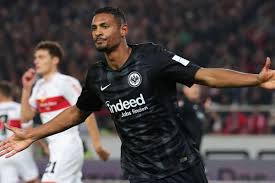 Sébastien haller is a forward who have played in 15 matches and scored 3 goals in the 2020/2021 season of premier league in england. Sebastien Haller Transfer News Eintracht Frankfurt Striker Cleared To Complete 40m Move To West Ham Goal Com