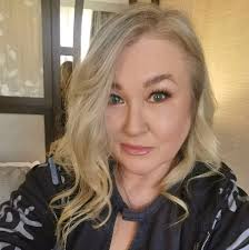 Good morning, I'm looking for a local (ideally mobile) make up artist to my  make up Saturday 31st May morning. Based in elworth Sandbach. Thanks ☺️