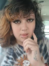 Hey everyone it's my husband's 28th birthday today and he's doing a  birthday stream! He is playing Call of Duty please send him a nice message  for me 💕💕