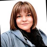 Jennifer Pelzer's Instagram, Twitter & Facebook