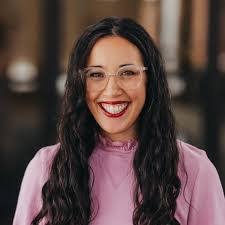 Beth Hemphill's Instagram, Twitter & Facebook