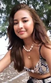 Mengenai twitter bacol internasional, saat ini menjadi salah satu informasi dengan video yang paling banyak dicari di google pencarian, bukan hanya satu atau dua orang saja, melainkan ratusan bahkan jutaan orang penggua media sosial mencari video tersebut. A List Of Tweets Where Bacol Hunter Was Sent As Bacol 1 Whotwi Graphical Twitter Analysis
