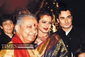 Rekha Entertainment Photo Bollywood actress Rekha with ...