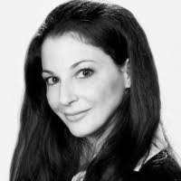 Veronica Carosella's Instagram, Twitter & Facebook