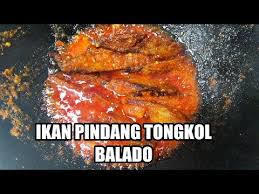 Khusus ikan, jenis ikan yang berdaging tebal dan padat lebih cocok untuk dibuat balado, seperti ikan tuna. Resep Ikan Pindang Tongkol Balado Bumbu Pedas By Pesona Hawa
