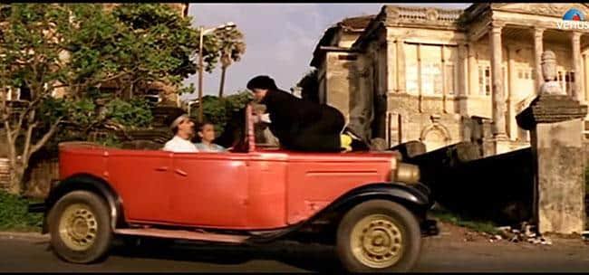 During the shoot, he reportedly pointed towards the bungalow and told Juhi Chawla, “Ek din yeh ghar mera hoga” (one day, this house will be mine).