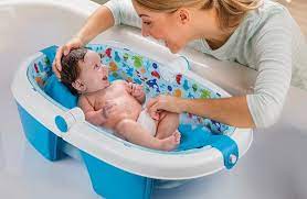 The large tub includes an inclined positioner that can be removed as your baby grows. Summer Infant Foldaway Baby Bath