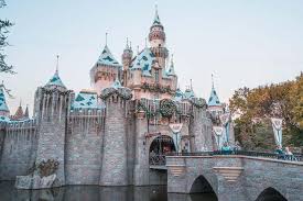 But disney is usually prepping for holidays early in october as they start to hang christmas lights on cinderella castle in magic kingdom. Disneyland Christmas Holidays Best Food And Things To Do