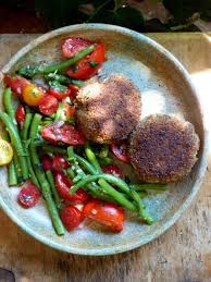 Heikel Gemuse Frikadellen Aus Der Sonnigen Aubergine Salzkorn Meine Gartenkuche Frikadellen Rezepte Garten Kuche