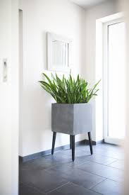 Pflanzkubel Blumenkubel Mit Fussen Fiberzement Block Grau Pflanzkubel Blumentopf Hoch Bepflanzung