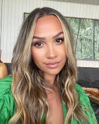 Alexis Allen's Instagram, Twitter & Facebook