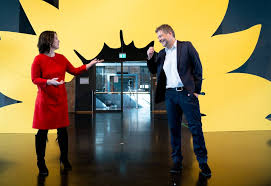 Wahlkampf soll gemeinsam mit habeck geführt werden. F A Z Fruhdenker Die Grunen Nehmen Kurs Auf Das Kanzleramt