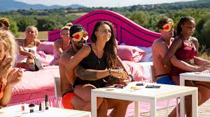 Despite kem cetinay and amber davies winning the show in 2017, it also brought us the likes of chris hughes, olivia attwood, gabby allen, marcel somerville, and camilla thurlow. If It S On Love Island Britain S Talking About It The New York Times