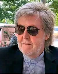 Happy birthday Paul 🎂🎉☘️