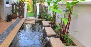 Kolam ikan koi persegi biasanya dihadirkan untuk menciptakan gaya kolam koi yang formal pada ruangan untuk keperluan resmi. 56 Warna Keramik Kolam Ikan Terpopuler