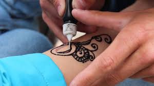 El búho es el ave más popular de la actualidad. Sanidad Advierte Del Peligro De Los Tatuajes De Henna Negra As Com