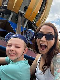 Deciding to stay in tonight… what are some yummy places to get take out  from?! 😋