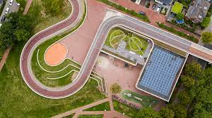 Go to details page show on map. Dafne Schippersbrug Bridge Brucke In Utrecht Fur Fussganger Und Fahrradfahrer Letztere Fahren In Einer Schleife Auf Die Hohe Der Brucke